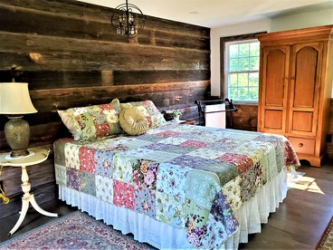Historic Cabin near Luray Caverns Perfect for a Family Vacation in Virginia - Sperryville, Virginia - glamping.directory