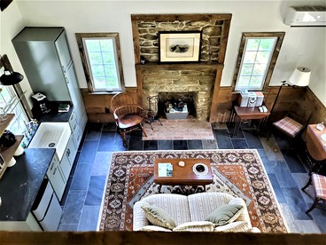 Historic Cabin near Luray Caverns Perfect for a Family Vacation in Virginia - Sperryville, Virginia - glamping.directory