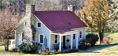 Historic Cabin near Luray Caverns Perfect for a Family Vacation in Virginia - glamping.directory