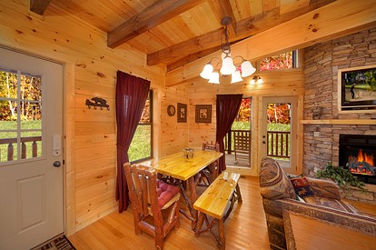 Cozy Family Cabin Rental with a Hot Tub in the Vacation Town of Gatlinburg, TN - Gatlinburg, Tennessee - glamping.directory
