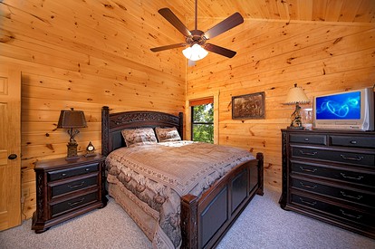 Cozy Family Cabin Rental with a Hot Tub in the Vacation Town of Gatlinburg, TN - Gatlinburg, Tennessee - glamping.directory