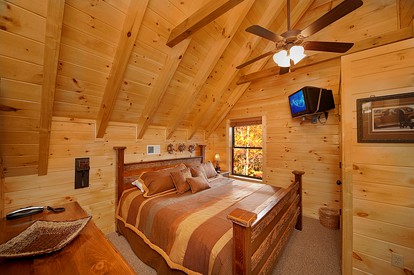Cozy Family Cabin Rental with a Hot Tub in the Vacation Town of Gatlinburg, TN - Gatlinburg, Tennessee - glamping.directory