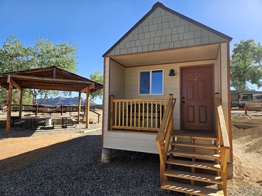 Cozy Cabin for Two in Escalante, Utah - Perfect for a Romantic Mountain Getaway - Escalante, Utah - glamping.directory