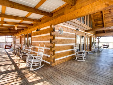 Smoky Mountain Serenity: Your Dream Vacation Awaits in this Perfect Cabin with Hot Tub - Sevierville, Tennessee - glamping.directory