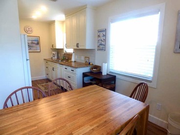 Spacious Waterside Cottage with Private Dock with Easy Access to Placida Bay and the Gulf of Mexico on Little Gasparilla Island, Florida - Placida, Florida - glamping.directory