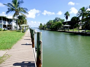 Spacious Waterside Cottage with Private Dock with Easy Access to Placida Bay and the Gulf of Mexico on Little Gasparilla Island, Florida - Placida, Florida - glamping.directory