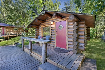 Secluded Creekside Cabin with Eagle Views Near Bear Creek Pond in Hope, Alaska - Hope, Alaska - glamping.directory