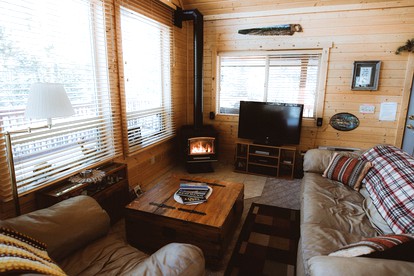 Secluded Family Cabin with a Hot Tub in the Rocky Mountains near Denver, Colorado - Alma, Colorado - glamping.directory