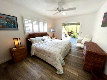 Charming Tropical Treehouse with Kayaks near Little Gasparilla Island, Florida - Placida, Florida - glamping.directory