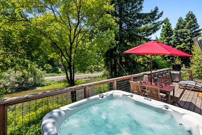 Marvelous Cabin with Amazing Living Areas in Monte Rio, California - Monte Rio, California - glamping.directory