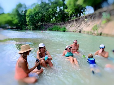 Idyllic Riverside Nature Escape: Luxurious Safari Tent near Kingsbury, Texas - Kingsbury, Texas - glamping.directory