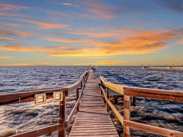 Picturesque Beach House with Fantastic Views in Rockport, Texas - Rockport, Texas - glamping.directory