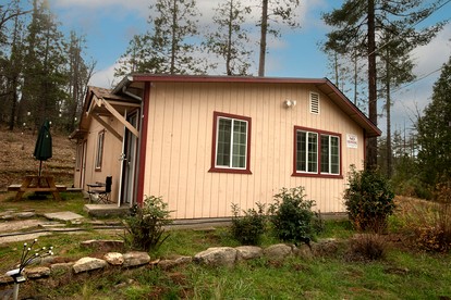 Cozy Nature-Filled Home with Garden & Night Sky Views Near Yosemite Tioga Pass, Groveland CA - glamping.directory