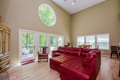 Stunning Beach Villa with a Private Hot Tub near the Lake in Saugatuck, Michigan - Saugatuck Township, Michigan - glamping.directory