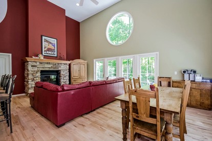 Stunning Beach Villa with a Private Hot Tub near the Lake in Saugatuck, Michigan - Saugatuck Township, Michigan - glamping.directory
