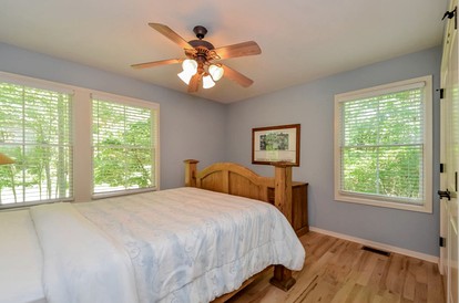 Stunning Beach Villa with a Private Hot Tub near the Lake in Saugatuck, Michigan - Saugatuck Township, Michigan - glamping.directory