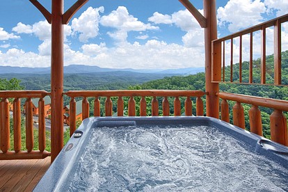 Lovely Smoky Mountains Cabin with a Hot Tub - Sevierville, Tennessee - glamping.directory