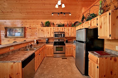 Lovely Smoky Mountains Cabin with a Hot Tub - Sevierville, Tennessee - glamping.directory