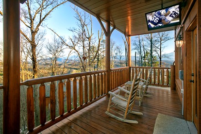 Lovely Smoky Mountains Cabin with a Hot Tub - glamping.directory