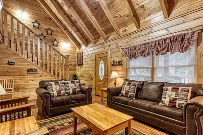 Relaxing Cozy Cabin with Jacuzzi and Pool Table in Tennessee - Pigeon Forge, Tennessee - glamping.directory
