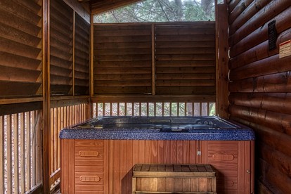 Relaxing Cozy Cabin with Jacuzzi and Pool Table in Tennessee - Pigeon Forge, Tennessee - glamping.directory