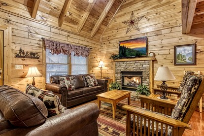Relaxing Cozy Cabin with Jacuzzi and Pool Table in Tennessee - Pigeon Forge, Tennessee - glamping.directory