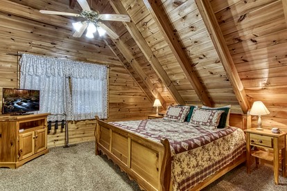 Relaxing Cozy Cabin with Jacuzzi and Pool Table in Tennessee - Pigeon Forge, Tennessee - glamping.directory