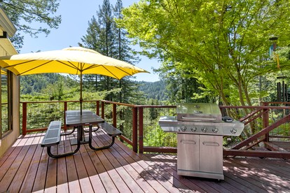 Amazing Luminous Cabin with Hot tub in Guerneville, California - Guerneville, California - glamping.directory