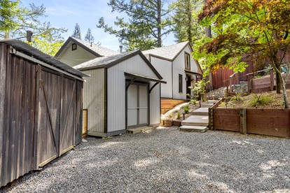 Amazing Luminous Cabin with Hot tub in Guerneville, California - glamping.directory