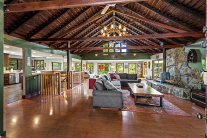 Amazing Luminous Cabin with Hot tub in Guerneville, California - Guerneville, California - glamping.directory