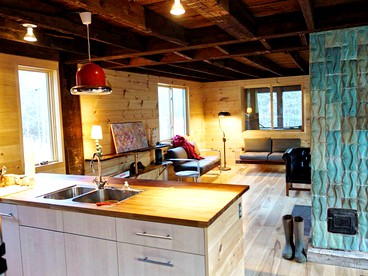 Charming Cabin Getaway with a Wood-Burning Stove in Chesterfield, Massachusetts - Chesterfield, Massachusetts - glamping.directory