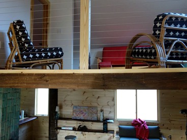 Charming Cabin Getaway with a Wood-Burning Stove in Chesterfield, Massachusetts - Chesterfield, Massachusetts - glamping.directory