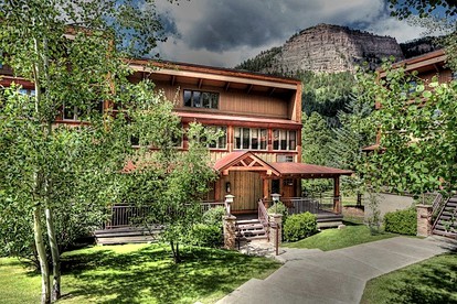 Stunning Luxury Cabin with Fitness Center near the Animas River in Durango, Colorado - glamping.directory