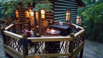 Peaceful Mountain Cabin with Mt Yonah Views with Fire Pit and Outdoor Dining in Sautee Nacoochee, Georgia - Sautee Nacoochee, Georgia - glamping.directory
