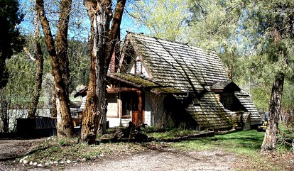 A-Frame Lodge on the River in Irwin, Idaho - Irwin, Idaho - glamping.directory