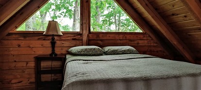 Pet Friendly Log Cabin, Perfect for an Adventure in Kentucky's Lake Country - Columbia, Kentucky - glamping.directory