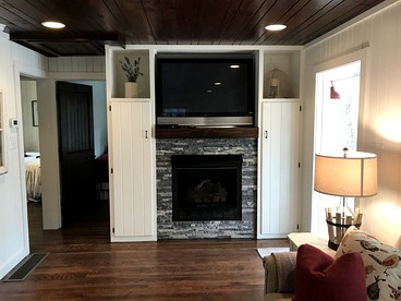 Lovely Cabin Rental with Spacious Backyard in Cashiers, North Carolina - Cashiers, North Carolina - glamping.directory
