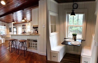 Lovely Cabin Rental with Spacious Backyard in Cashiers, North Carolina - Cashiers, North Carolina - glamping.directory