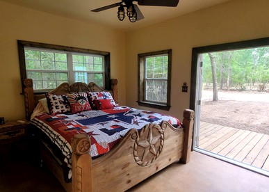 Escape to Elegance: Waterfront Cabin in a Texas Forest – Ideal Glamping Getaway - Grimes County, Texas - glamping.directory