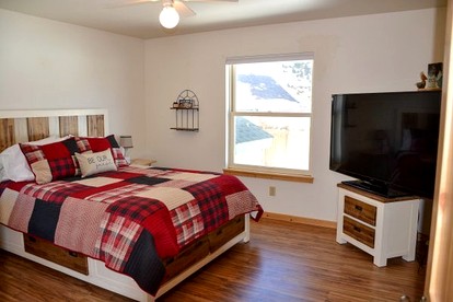 Lakefront Cabin with BBQ Grill, Perfect for a Weekend of Fishing in Red Feather Lakes, Colorado - Red Feather Lakes, Colorado - glamping.directory