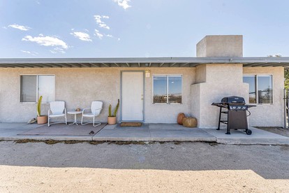 Luxury Glamping Vacation Rental for Four for Stargazing near Joshua Tree National Park, California - glamping.directory