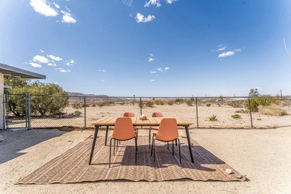 Luxury Glamping Vacation Rental for Four for Stargazing near Joshua Tree National Park, California - Twentynine Palms, California - glamping.directory