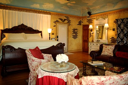 Historic Schoolhouse Vacation Rental for Weekend Getaway in Azle, Texas - Azle, Texas - glamping.directory