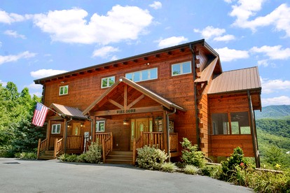 Amazing Gatlinburg Cabin Rental for a Family Vacation near the Great Smoky Mountains, TN - glamping.directory