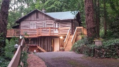 Log Cabin Hideaway in the Woods near Knoxville, Tennessee - Knoxville, Tennessee - glamping.directory