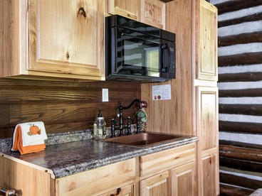 Log Cabin Hideaway in the Woods near Knoxville, Tennessee - Knoxville, Tennessee - glamping.directory