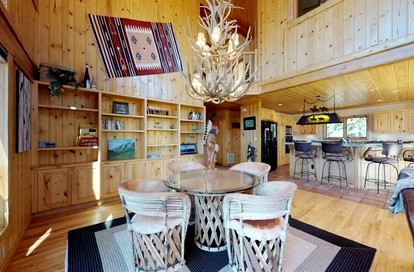 Spacious Cabin BBQ, Ping Pong Table and Deck in Silverthorne, Colorado - Silverthorne, Colorado - glamping.directory