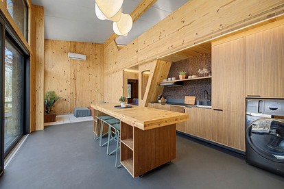 Contemporary Forest Hideaway with Stunning Glass Architecture in Tracy, Tennessee - Tracy City, Tennessee - glamping.directory