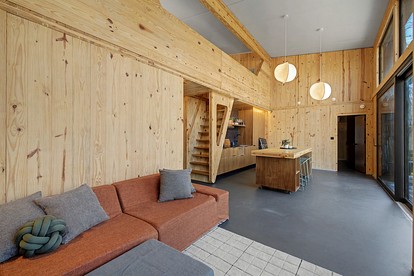 Contemporary Forest Hideaway with Stunning Glass Architecture in Tracy, Tennessee - Tracy City, Tennessee - glamping.directory