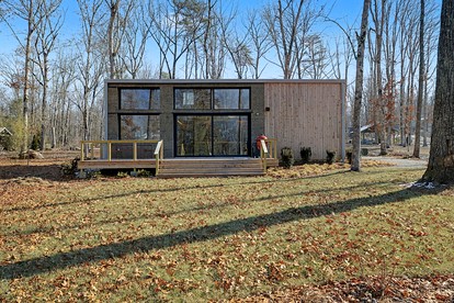 Contemporary Forest Hideaway with Stunning Glass Architecture in Tracy, Tennessee - glamping.directory